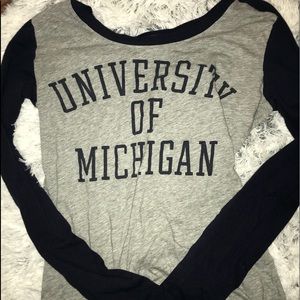 PINK university of Michigan shirt 💙